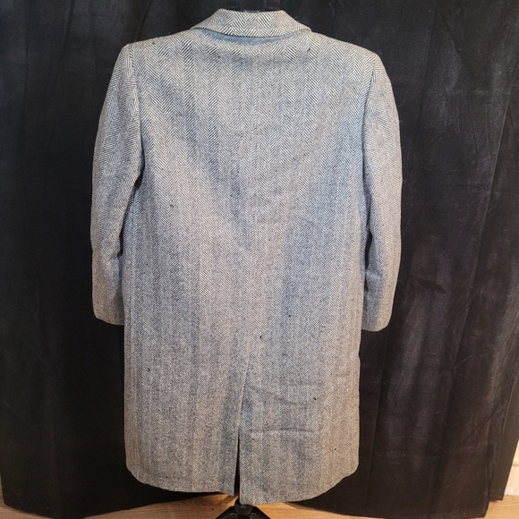 Classic Gray Herringbone Coat - Picture 6 of 16